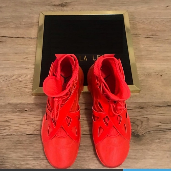 New Jordan Air Latitude 720 - Picture 1 of 6